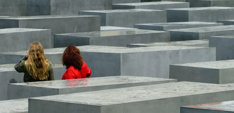 Holocaust Memorial Memorial to the Murdered Jews of Europe Copyright visitBerlin, Foto: Pierre Adenis