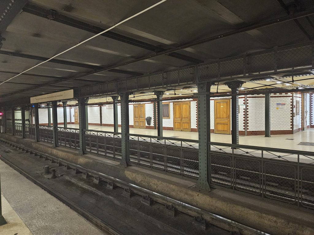Vorosmarty Ter Station - City End of the Line.